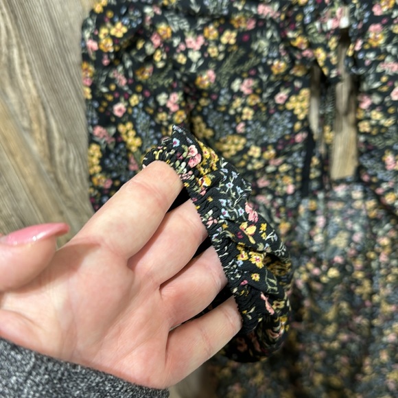Floral Long Sleeved Mini Dress - Picture 4 of 6